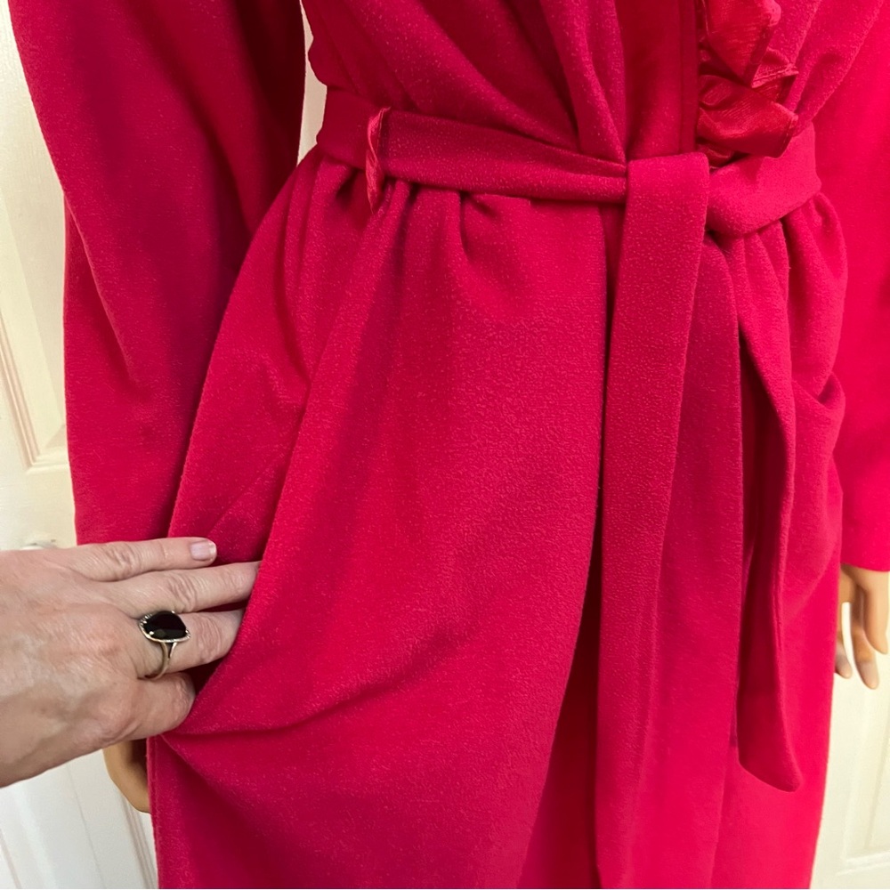 Carriage Court SEARS Red Ruffled Robe Polyester Women’s Size M-L - Picture 2 of 16
